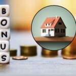 sfondo scritta bonus con monete e tondo con casa in miniatura